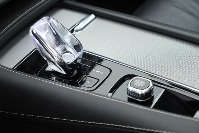 Volvo XC90 2.0 T8 Recharge AWD Ultimate Dark | Pano | Elek. Trekhaak | HUD | Memory | Harman Kardon | Keyless | Stoel-Stuurverw. | x