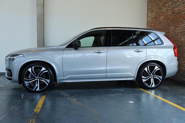 Volvo XC90 T8 Recharge AWD Ultimate Dark | Luchtvering | Bowers & Wilkins Premium Audio | Google Infotainment | 22" Lichtmetalen velgen | 360° Parkeercamera | Parkeersensoren voor + achter |