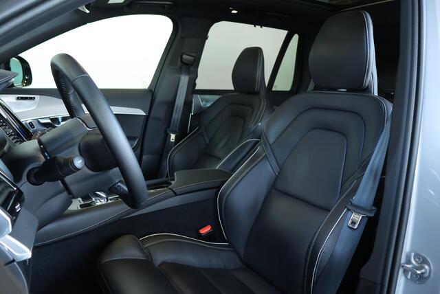 Volvo XC90 T8 Recharge AWD Ultimate Dark | Luchtvering | Bowers & Wilkins Premium Audio | Google Infotainment | 22" Lichtmetalen velgen | 360° Parkeercamera | Parkeersensoren voor + achter |
