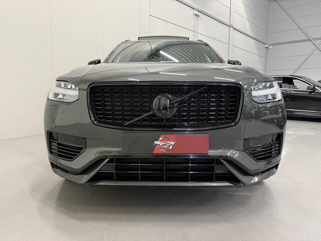 Volvo XC90 T8 Recharge AWD R-Design 49.000km/PANO/LUCHTVERING/TREKHAAK/22"/HEAD-UP/H&K/LEER-ALCANTARA R-DESIGN SP. STOELEN/MEMORY/ACC/PILOT-ASSIST/PINE-GREY/NET OH BEURT GEHAD BIJ VOLVO