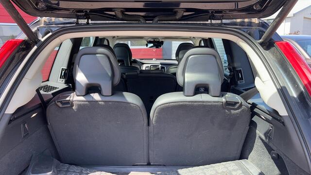 Volvo XC90 2.0 D5 AWD Momentum 7PERS / BOWERS & WILKINS / PANORAMADAK / STOELVERW / STUURVERW / KEYLESS / NAVI / FULL LED / CLIMA / NL-AUTO