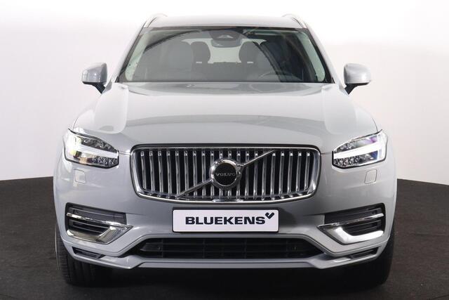 Volvo XC90 T8 Recharge AWD Core Bright - IntelliSafe Assist & Surround - Harman/Kardon audio - Adaptieve LED koplampen - Parkeercamera achter - Verwarmde voorstoelen, stuur & achterbank - Draadloze tel. lader - Extra getint glas - Inklapbare trekhaak - 20' LMV