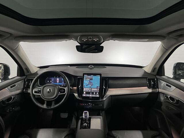 Volvo XC90 2.0 T8 Plug-in hybrid AWD Ultra Dark Luchtvering | Bowers & Wilkins | Adapt. cruise | Open dak | Massage | 360 camera | Head-up | Stoelventilatie/-verwarming | 22" wielen