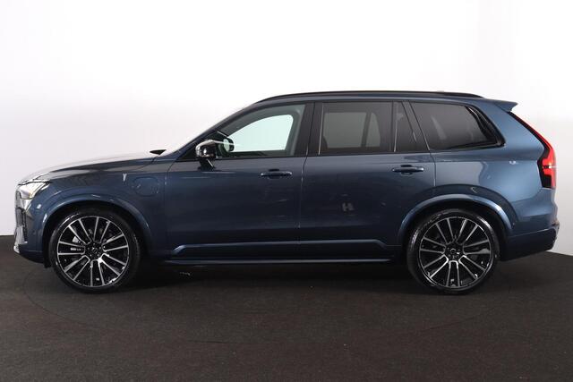 Volvo XC90 T8 Recharge AWD Ultra Dark Exec. Ed. - Luchtvering - Panorama/schuifdak - IntelliSafe Assist & Surround - 360º Camera - Bowers & Wilkins audio - Adaptieve LED koplampen - Verwarmde voorstoelen, stuur & achterbank - Parkeersensoren voor & achter - Elektr.