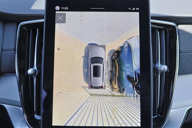 Volvo XC90 T8 Recharge AWD Ultra Dark Exec. Ed. - Luchtvering - Panorama/schuifdak - IntelliSafe Assist & Surround - 360º Camera - Bowers & Wilkins audio - Adaptieve LED koplampen - Verwarmde voorstoelen, stuur & achterbank - Parkeersensoren voor & achter - Elektr.