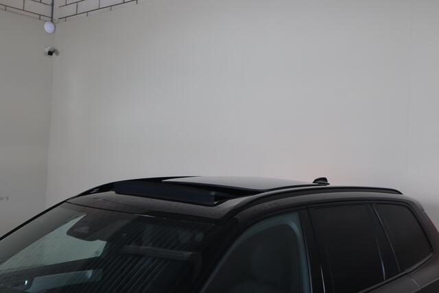 Volvo XC90 2.0 T8 PHEV AWD Ultra Black Edition Bow&Wilk I Luchtvering I Elek.Trek. I HUD