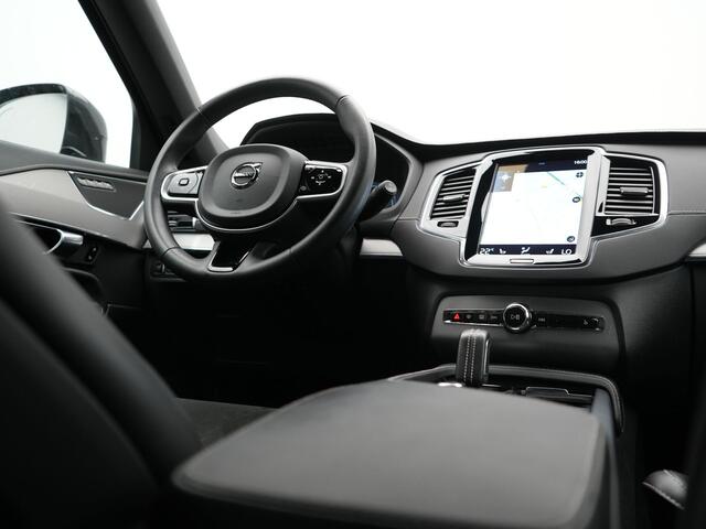 Volvo XC90 T8 Recharge AWD R-Design Long Range PHEV 456pk Dealer O.H | Adaptive Cruise | Camera | Lederen Sportstoelen Memory & Verwarmd | Apple Carplay | Keyless | BLIS | Pilot Assist | Stuurverwarming | Virtual | Navigatie | DAB | 20"L.M | Plug In Hybrid |
