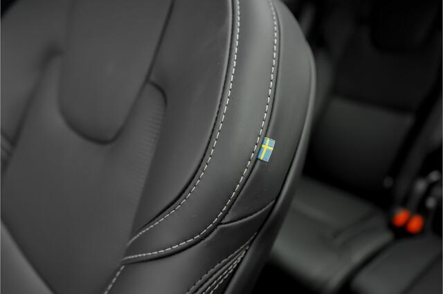 Volvo XC90 2.0 T8 Plug-in AWD Ultra Black 7p Model 2026 B&W Pano Massage Stoelventilatie Trekhaak