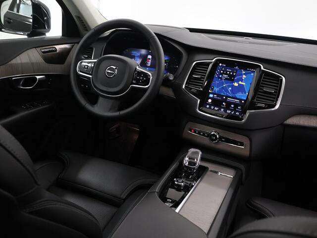 Volvo XC90 2.0 T8 Recharge AWD Ultimate Bright | 7p. | Trekhaak Elektr. | Panoramadak | Luchtvering | Navigatie | Patrkeercamera 360° | Stoel/Stuurverwarming |