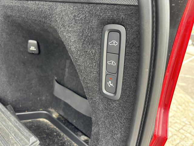 Volvo XC90 2.0 T8 Recharge AWD R-Design 7 Pers | Schuif-Kanteldak | Luchtvering | Trekhaak