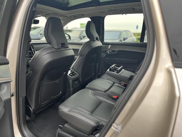 Volvo XC90 T8 Plug-in hybrid AWD Ultra Dark | Executive Edition | Luchtvering | Bowers & Wilkins | Trekhaak | Massage Stoelen |