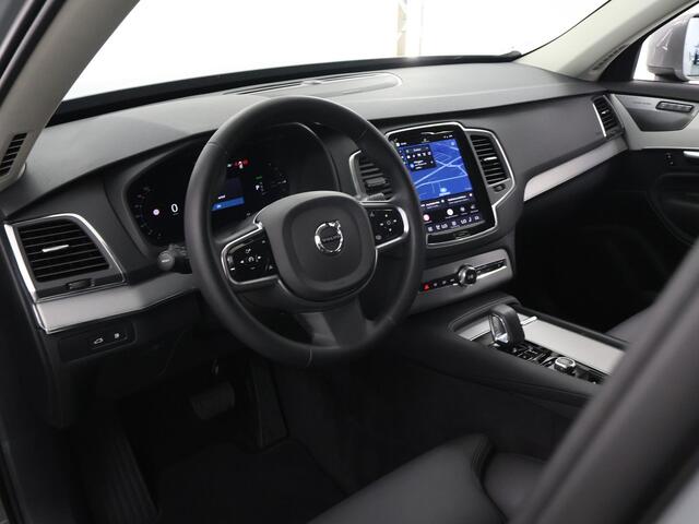 Volvo XC90 2.0 T8 Recharge AWD Core Bright | Achteruitrijcamera | Apple CarPlay/Android Auto | Comfortstoelen | Adaptieve Cruise Control | Draadloze telefoonlader | Ele. achterklep | Navigatie | Sfeerverlichting | Stuur en stoelverwarming | 7-Zitplaatsen | Harman/Ka