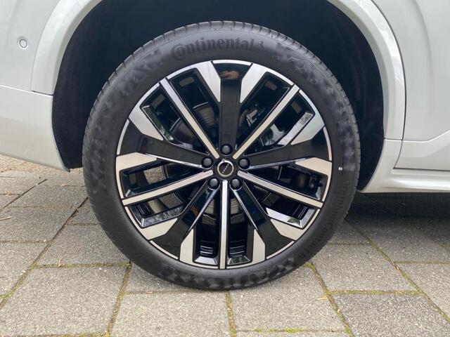Volvo XC90 Plus Dark Recharge Plug-In Hybrid AWD