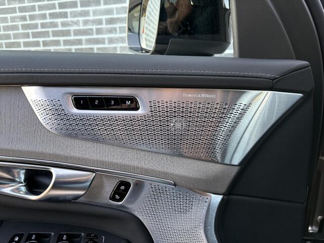 Volvo XC90 2.0 T8 Plug-in hybrid AWD Ultra Dark | SOH:100% | Trekhaak | Actieve Luchtvering | Bowers en Wilkins Audio | Nappa leder met ventilatie | Panoramadak | 22" lichtmetalen velgen | Massage stoelen | Power Seats |