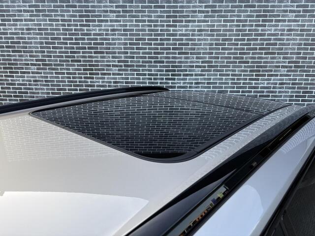 Volvo XC90 2.0 T8 Plug-in hybrid AWD Ultra Dark | SOH:100% | Trekhaak | Actieve Luchtvering | Bowers en Wilkins Audio | Nappa leder met ventilatie | Panoramadak | 22" lichtmetalen velgen | Massage stoelen | Power Seats |