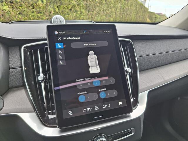 Volvo XC90 T8 Plug-in hybrid AWD Ultra Dark | Luchtvering | Trekhaak | Massagestoelen | Bowers & Wilkins |