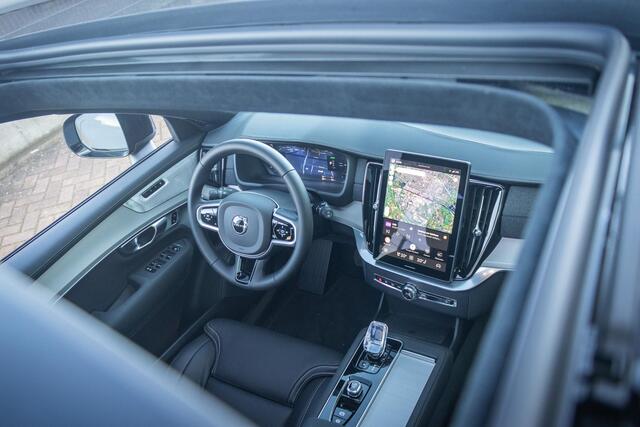 Volvo XC90 2.0 T8 Plug-in hybrid AWD Ultra Black Ed. Exec. | Geventileerd leder | Head-up Display | Schuif-/kanteldak | Bowers & Wilkins Premium Audio | Luchtvering | Gelaagd Glas | Adaptieve Cruise Control | Trekhaak