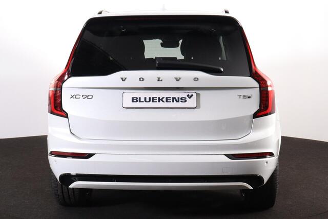 Volvo XC90 T8 Recharge AWD Plus Dark - Panorama/schuifdak - IntelliSafe Assist & Surround - 360º Camera - Harman/Kardon audio - Adaptieve LED koplampen - Verwarmde voorstoelen, stuur & achterbank - Parkeersensoren voor & achter - Elektr. bedienb. voorstoelen met geheugen - Head up display - Draadloze tel. lader - Extra getint glas - 21' LMV