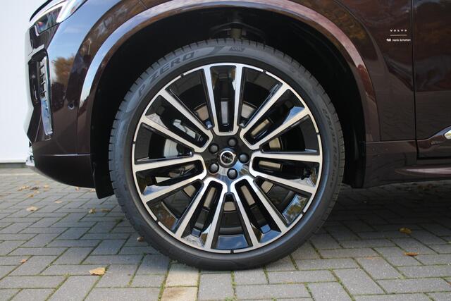 Volvo XC90 T8 Plug-in hybrid AWD Ultra Bright Exec. Ed. | Verwarmde, Geventileerde en Masserende Voorstoelen | Luchtvering | Panoramisch Schuif-/Kanteldak | 360º Camera | Gelamineerd en Getint Glas Achter| Bowers & Wilkins | 22 Lichtmetalen velgen.