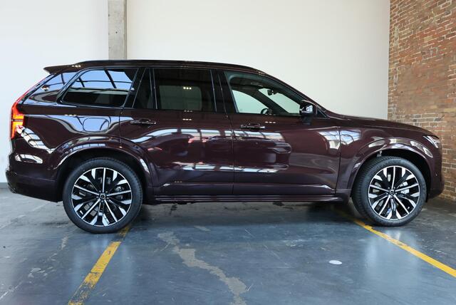 Volvo XC90 T8 Plug-in hybrid AWD Ultra Dark | Demo Deal | Luchtvering | Harman Kardon Premium Audio | Adaptive Cruise Control | 360° Parkeercamera | Parkeersensoren voor + achter | Parkeerverwarming | Stoelverwarming | Stuurwielverwarming