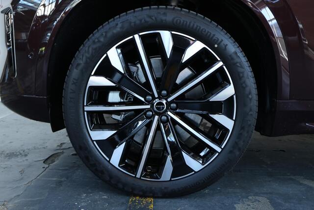 Volvo XC90 T8 Plug-in hybrid AWD Ultra Dark | Demo Deal | Luchtvering | Harman Kardon Premium Audio | Adaptive Cruise Control | 360° Parkeercamera | Parkeersensoren voor + achter | Parkeerverwarming | Stoelverwarming | Stuurwielverwarming