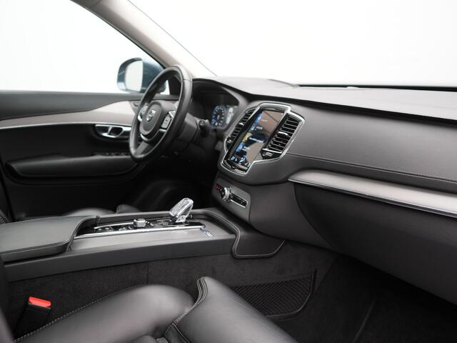 Volvo XC90 T8 Recharge AWD Inscription 7 Persoons PHEV 395pk Dealer O.H | Panodak | Head Up | Adaptive Cruise | Nappa Lederen Sportstoelen Memory & Verwarmd | Harman / Kardon | 360 Camera | Blis | Apple Carplay | Keyless | Navigatie | Virtual | 21" L.M | DAB | Plug In Hybrid |