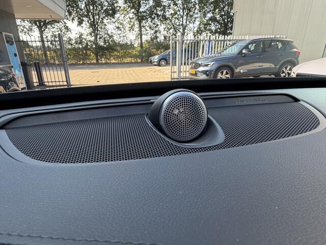 Volvo XC90 2.0 T8 Recharge AWD Ultimate Dark | Luchtvering | Bowers & Wilkins Audio | 360 camera | 22 inch