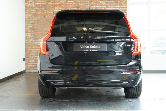 Volvo XC90 T8 Automaat AWD Ultra Dark | Bowers & Wilkins | Luchtvering | Panoramadak | Rondom zichtcamera | 22" Lichtmetalen velgen | Verwarmbare voorstoelen | Verwarmbaar stuurwiel | Massagefunctie voorstoelen | Ventileerbare voorstoelen | Verwarmbare achterbank