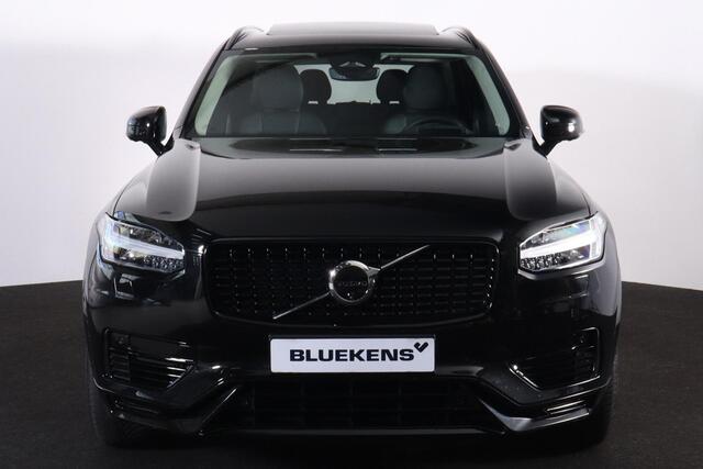 Volvo XC90 T8 Recharge AWD Ultimate Dark - Luchtvering - Panorama/schuifdak - IntelliSafe Assist & Surround - 360º Camera - Verwarmde voorstoelen, stuur & achterbank - Parkeersensoren voor & achter - Elektr. bedienb. voorstoelen met geheugen - Head up display - Draadloze tel. lader - Extra getint glas - Elektr. inklapbare trekhaak - 20' LMV