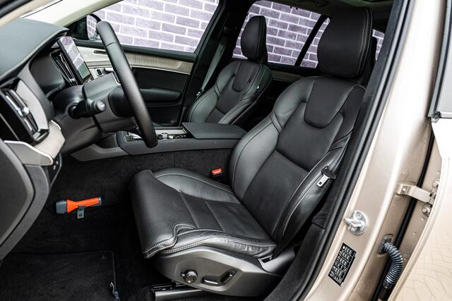 Volvo XC90 2.0 T8 Plug-in Hybrid AWD Ultra Dark | PHEV | Trekhaak | Luchtvering | Bowers Wilkins Audio | Nappaleder | Stoelventilatie | Stoelmassage | Gelamineerd Glas | Panoramadak | Head-up Display | 360 Graden Camera | Keyless Entry | Elektrische Achterklep | Cruise Control Adaptief | BLIS | Google Navigatie | Apple Carplay | Android Auto