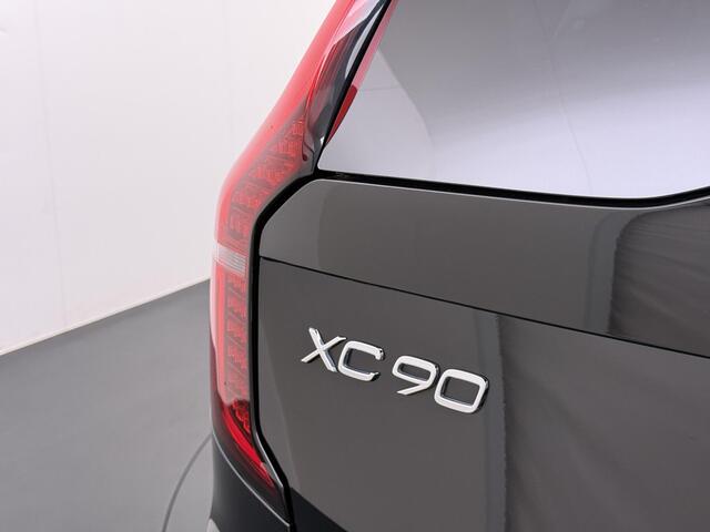 Volvo XC90 2.0 T8 Plug-in hybrid AWD Ultra Dark BOWERS & WILKINS| LUCHTVERING| STOELVENTILATIE| ELEKTRISCHE TREKHAAK| 7 PERSOONS| MASSAGESTOELEN NAPPALEDER| HEAD-UP DISPLAY| PANORAMADAK| FULL OPTIONS|