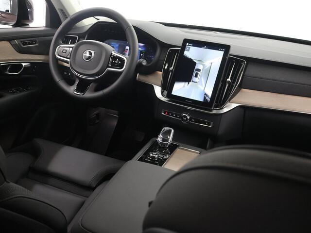 Volvo XC90 2.0 T8 Recharge AWD Plus Bright | SOH 99% | 7-Zitplaatsen | Luchtvering | Ele.verstelbare stoelen + geheugen | Comfortstoelen | 360 Camera | Stuur en stoelverwarming | DAB | Apple CarPlay/Android Auto | Adaptieve Cruise Control | Ele. kofferdeksel | Harman/Kardon |