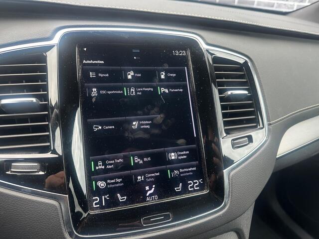 Volvo XC90 T8 AWD R-Design | Navigatie | Trekhaak | Adaptieve Cruise Control | Harman Kardon Audio | Panoramadak | Stoel-/Stuurverwarming | 360 Camera | Park Assist | Keyless | LED Koplampen | Lederen Bekleding | Standkachel