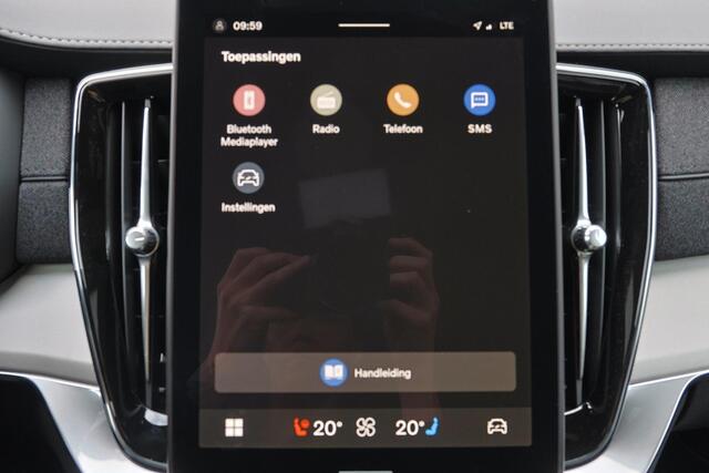 Volvo XC90 T8 Recharge AWD Ultra Black Ed. Exec. - Luchtvering - Panorama/schuifdak - IntelliSafe Assist & Surround - 360º Camera - Bowers & Wilkins audio - Adaptieve LED koplampen - Verwarmde voorstoelen, stuur & achterbank - Parkeersensoren voor & achter - Elektr. bedienb. voorstoelen met geheugen - Geventileerde voorstoelen - Head up display - Draadloze tel. lader - Extra getint glas - 22' LMV
