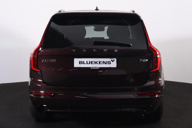 Volvo XC90 T8 Plug-in hybrid AWD Ultra Dark - Luchtvering - Panorama/schuifdak - IntelliSafe Assist & Surround - Harman Kardon audio - Adaptieve LED koplampen - 360º camera - Verwarmde voorstoelen, stuur & achterbank - Elektr. bedienb. voorstoelen met geheugen, ventilate en massage - Head up display - Draadloze tel. lader - Extra getint glas - 22 inch LMV - Parkeersensoren voor & achter