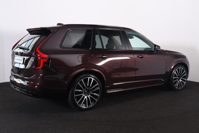 Volvo XC90 T8 Plug-in hybrid AWD Ultra Dark - Luchtvering - Panorama/schuifdak - IntelliSafe Assist & Surround - Harman Kardon audio - Adaptieve LED koplampen - 360º camera - Verwarmde voorstoelen, stuur & achterbank - Elektr. bedienb. voorstoelen met geheugen, ventilate en massage - Head up display - Draadloze tel. lader - Extra getint glas - 22 inch LMV - Parkeersensoren voor & achter