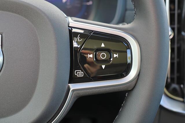 Volvo XC90 T8 Plug-in hybrid AWD Ultra Dark - Luchtvering - Panorama/schuifdak - IntelliSafe Assist & Surround - Harman Kardon audio - Adaptieve LED koplampen - 360º camera - Verwarmde voorstoelen, stuur & achterbank - Elektr. bedienb. voorstoelen met geheugen, ventilate en massage - Head up display - Draadloze tel. lader - Extra getint glas - 22 inch LMV - Parkeersensoren voor & achter