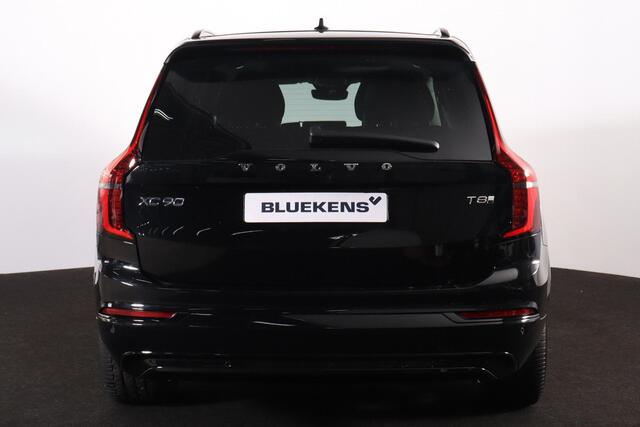 Volvo XC90 T8 Recharge AWD Ultra Dark - Luchtvering - Panorama/schuifdak - IntelliSafe Assist & Surround - 360º Camera - Harman/Kardon audio - Verwarmde voorstoelen, stuur & achterbank - Parkeersensoren voor & achter - Elektr. bedienb. voorstoelen met geheugen - Head up display - Draadloze tel. lader - Extra getint glas - 21' LMV