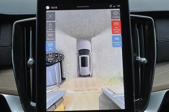 Volvo XC90 T8 Recharge AWD Ultra Dark - Luchtvering - Panorama/schuifdak - IntelliSafe Assist & Surround - 360º Camera - Bowers & Wilkins audio - Adaptieve LED koplampen - Verwarmde voorstoelen, stuur & achterbank - Parkeersensoren voor & achter - Elektr. bedienb. voorstoelen met geheugen - Draadloze tel. lader - Inklapbare trekhaak - 21' LMV