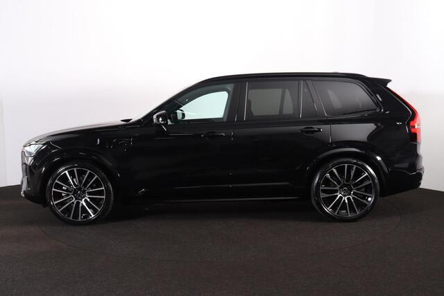 Volvo XC90 T8 Recharge AWD Ultra Dark Exec. Ed. - Luchtvering - Panorama/schuifdak - IntelliSafe Assist & Surround - 360º Camera - Bowers & Wilkins audio - Adaptieve LED koplampen - Verwarmde voorstoelen, stuur & achterbank - Parkeersensoren voor & achter - Elektr. bedienb. voorstoelen met geheugen - Geventileerde voorstoelen - Head up display - Draadloze tel. lader - 22' LMV