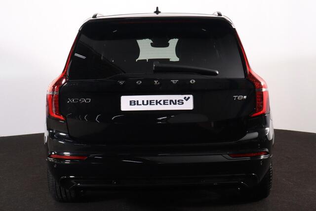 Volvo XC90 T8 Recharge AWD Ultra Dark Exec. Ed. - Luchtvering - Panorama/schuifdak - IntelliSafe Assist & Surround - 360º Camera - Bowers & Wilkins audio - Adaptieve LED koplampen - Verwarmde voorstoelen, stuur & achterbank - Parkeersensoren voor & achter - Elektr. bedienb. voorstoelen met geheugen - Geventileerde voorstoelen - Head up display - Draadloze tel. lader - 22' LMV
