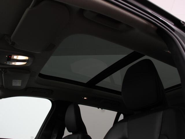 Volvo XC90 2.0 T8 Plug-in hybrid AWD Ultra Dark Panoramadak Navigatie Apple Carplay Android Auto 360 camera Parkeerhulp Adaptive Cruise Control Verwarmde en geventileerde voorstoelen Head-up-display Harman Kardon Premium Sound Memory stoelen met massagefunctie Climate Control Matrix-ledkoplampen