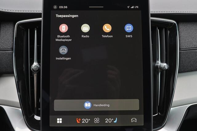 Volvo XC90 T8 Recharge AWD Ultra Dark Exec. Ed. - Luchtvering - Panorama/schuifdak - IntelliSafe Assist & Surround - 360º Camera - Bowers & Wilkins audio - Adaptieve LED koplampen - Verwarmde voorstoelen, stuur & achterbank - Parkeersensoren voor & achter - Elektr. bedienb. voorstoelen met geheugen - Head up display - Draadloze tel. lader - Extra getint glas - 22' LMV