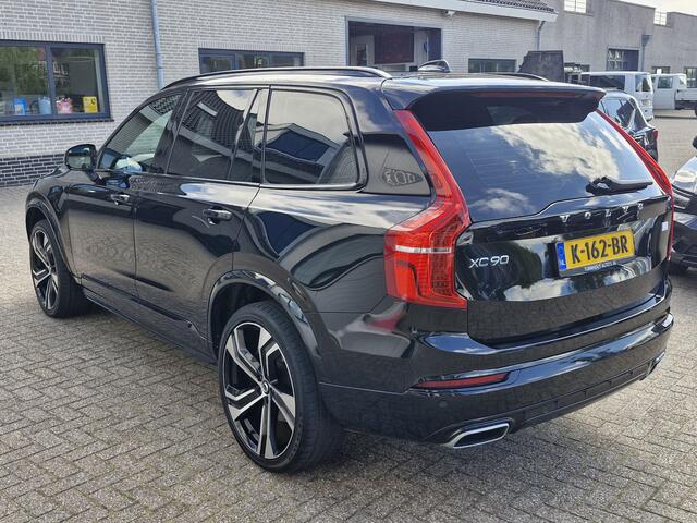 Volvo XC90 T8 Recharge AWD R-Design met Lounge Pack (audio installatie premium, elektrisch glazen schuif-/kanteldak, head-up display, rondomzicht camera)