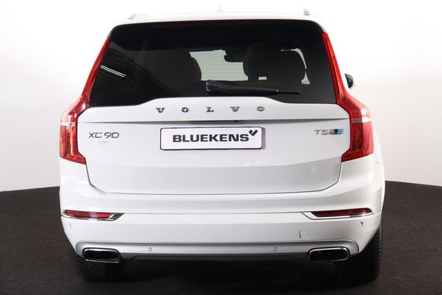 Volvo XC90 T5 AWD Inscription - IntelliSafe Assist & Surround - Adaptieve LED koplampen - Standkachel - Verwarmde voorstoelen, stuur & achterbank - Elektr. bedienb. voorstoelen met geheugen - Parkeercamera achter - Parkeersensoren voor & achter - Extra getint glas - Inklapbare trekhaak