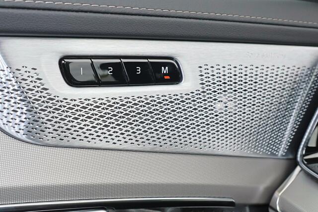 Volvo XC90 T8 Recharge AWD Ultra Black Ed. Exec. - Luchtvering - Panorama/schuifdak - IntelliSafe Assist & Surround - 360º Camera - Bowers & Wilkins audio - Adaptieve LED koplampen - Verwarmde voorstoelen, stuur & achterbank - Parkeersensoren voor & achter - Elektr. bedienb. voorstoelen met geheugen - Geventileerde voorstoelen - Head up display - Draadloze tel. lader - Extra getint glas - 22' LMV