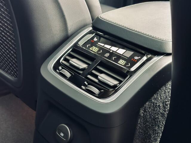 Volvo XC90 2.0 T8 Recharge | AWD | Dark Label | Panoramadak | Luchtvering | Massagestoelen | Head Up | Bower & Wilkins | Rondomzicht camera | Incl btw