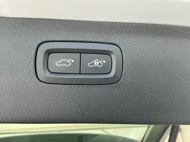 Volvo XC90 R Design Edition Recharge Plug-In Hybrid AWD – foto 8
