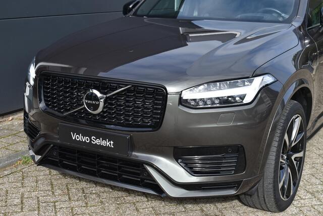 Volvo XC90 2.0 T8 Recharge AWD R-Design l Long range l Luchtvering l 360° camera l Head-up display l Bowers & Wilkins High-end Audio l Stoel- & stuurwielverwarming l Trekhaak l Panoramisch schuif-/kanteldak l BLIS l Adaptieve cruise control l Pilot Assist l Sportstoelen l 21 Inch l