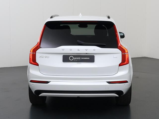 Volvo XC90 2.0 T8 Plug-in hybrid AWD Plus Dark | SOH 98% | 7-Zitplaatsen | Harman/Kardon Audio | Ele.verstelbare stoelen + geheugen | 360 Camera | Stoelverwarming voor + achter | Stuurverwarming | Adaptieve Cruise Control |